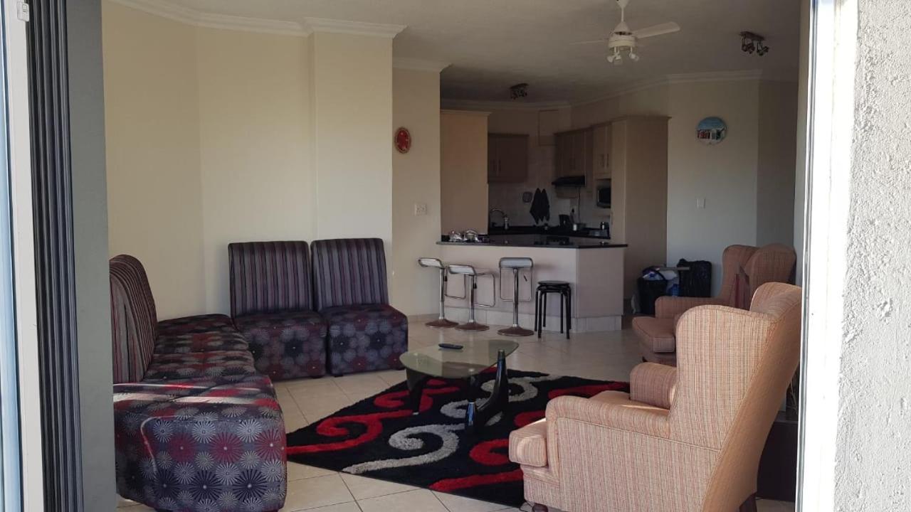 Apartment 10 Seahorse, *